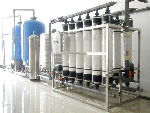大型的純凈水設備怎么才能清洗干凈